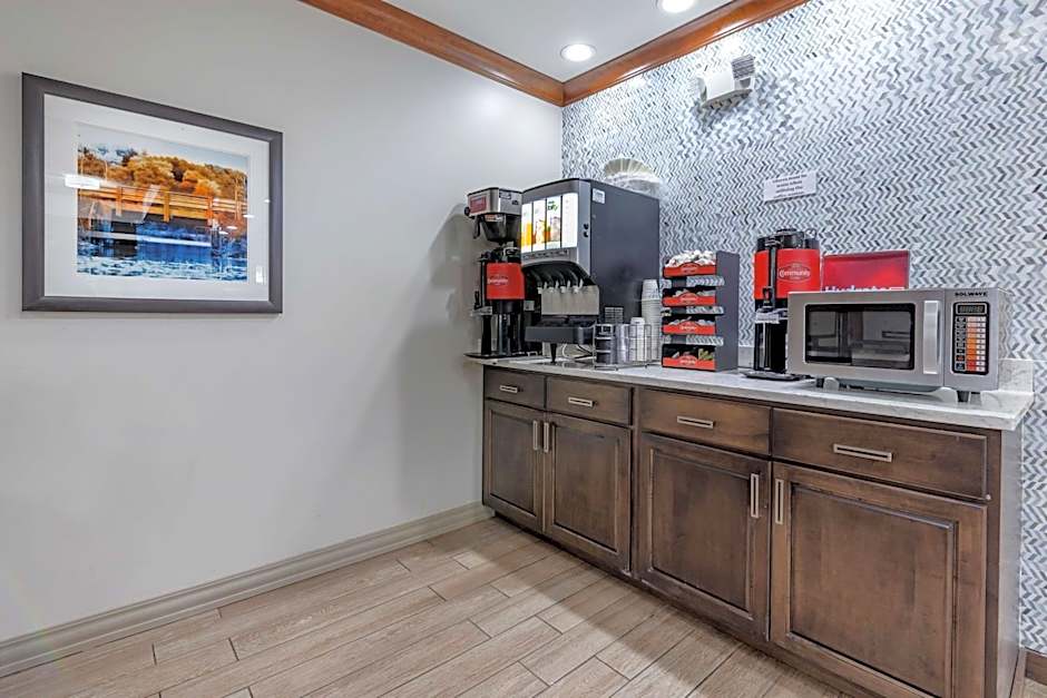 Best Western Plus Sparta Trail Lodge