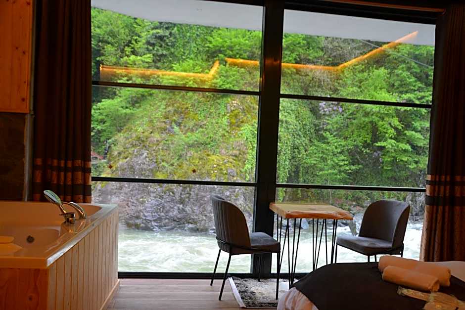 DOĞAL SUİT BUNGALOV