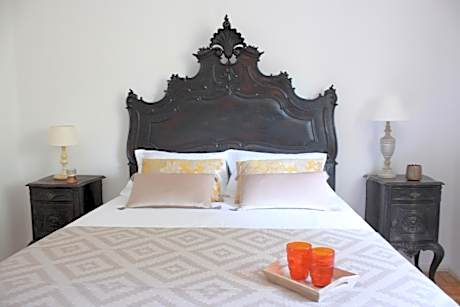 Large Double Room with Shared Bathroom