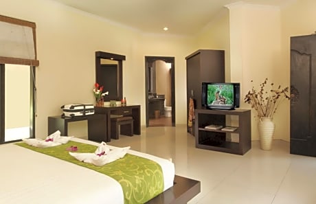 One-Bedroom Villa with Garden View