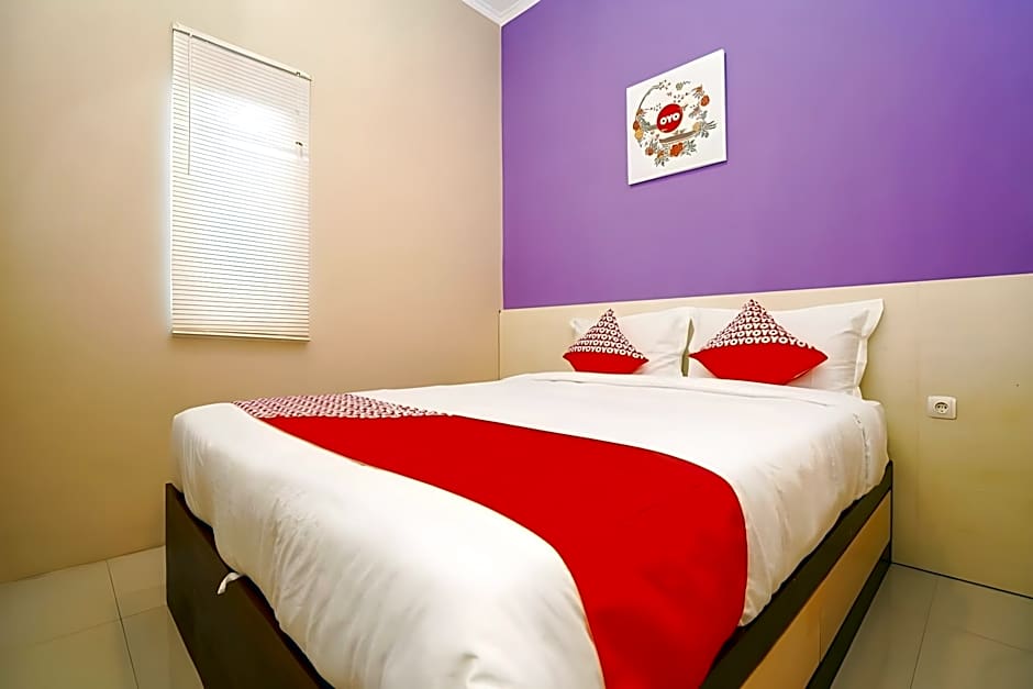 Hotel O Surabaya near Surabaya Town Square formerly Kupang Gunung Residence