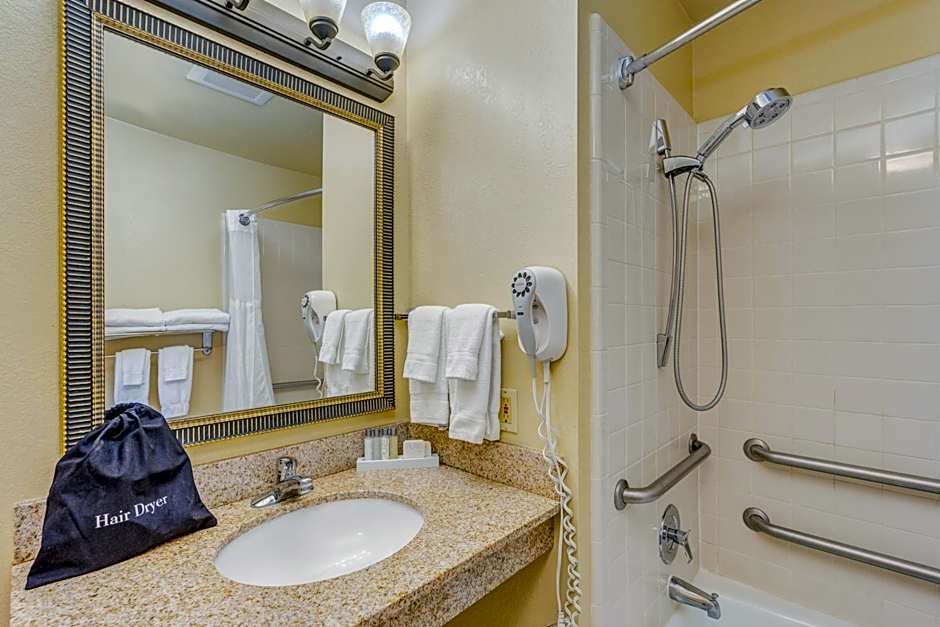 Clarion Inn