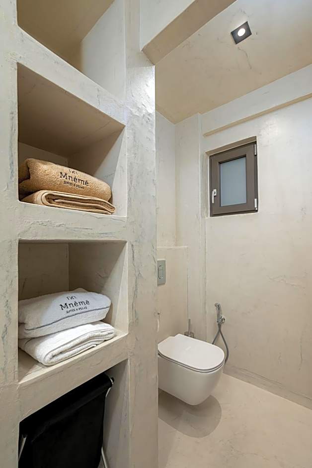 Mnḗmē Suites & Villas