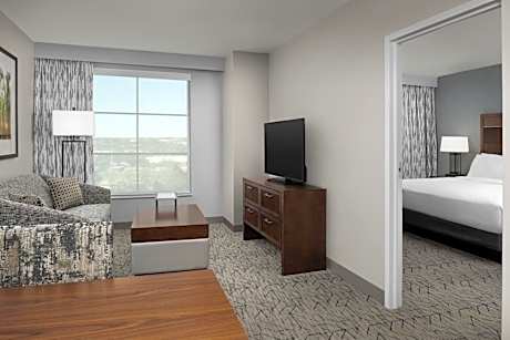 2 Room Kitchen Suite - 1 King Bed - Sofabed