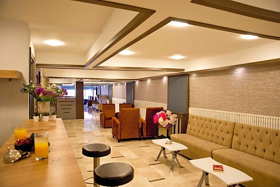 Royce Hotel