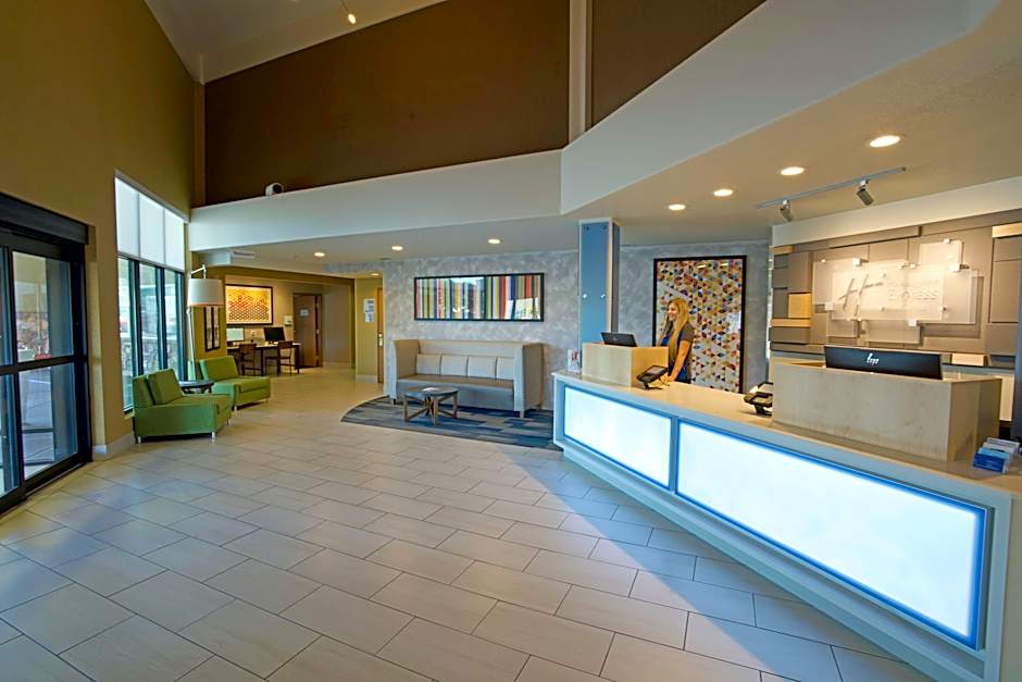 Holiday Inn Express Hotel & Suites Canyonville