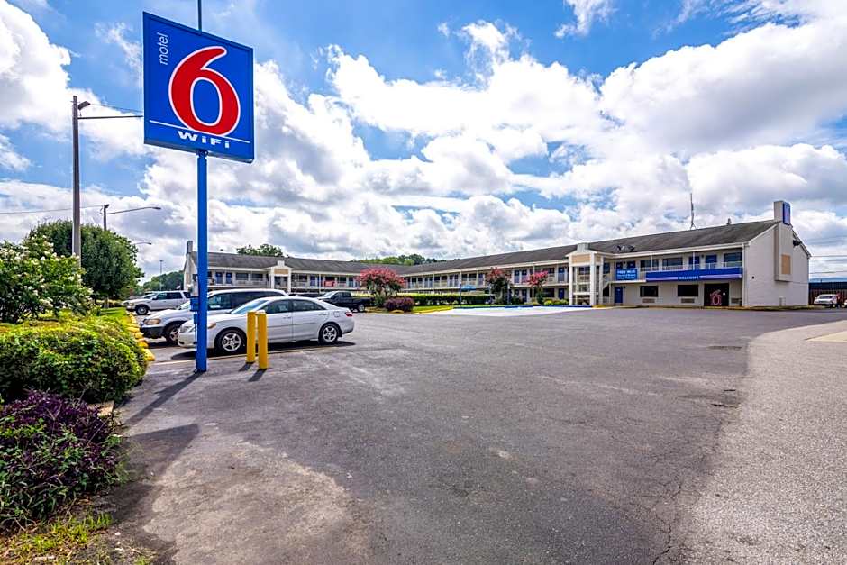 Motel 6-Anniston, AL