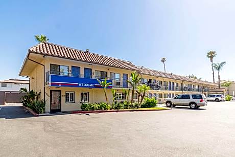 Motel 6 Riverside, CA - UCR East