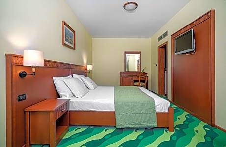 Special Offer - Family Room with Garden View - Spring Package