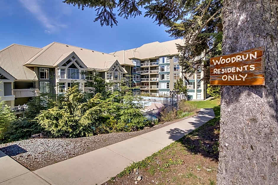 The Woodrun Lodge by Whiski Jack