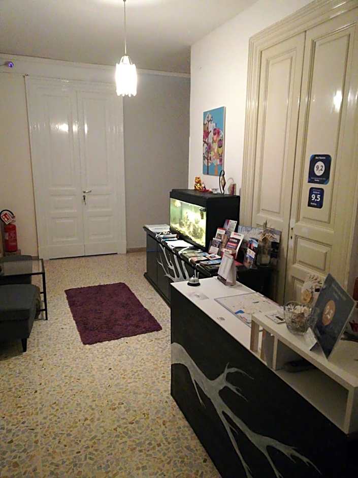 Aloi Rooms