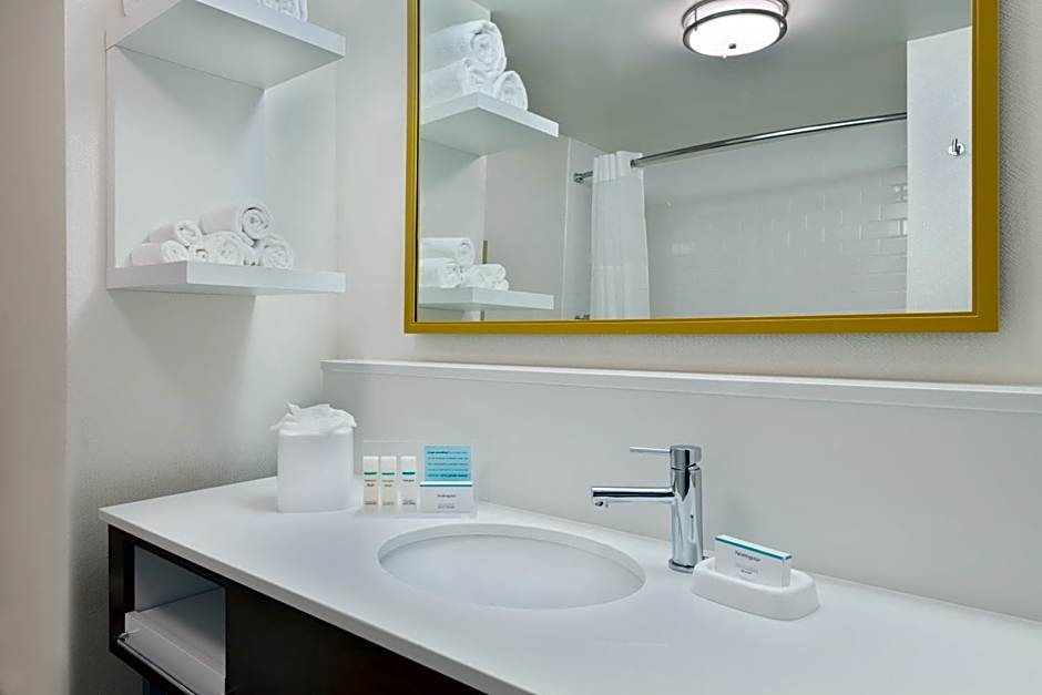 Hampton Inn & Suites Atlanta Buckhead Place