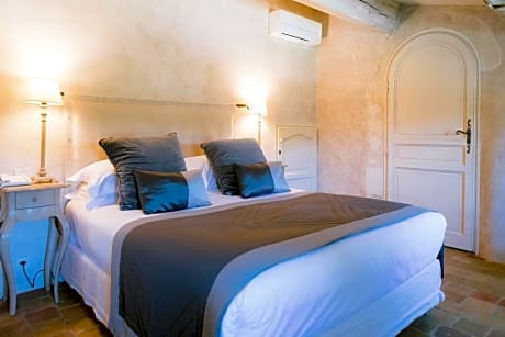 Suite (1-3 Adults)