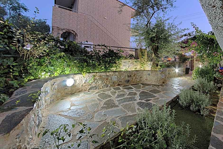 Irida Holiday Apartments