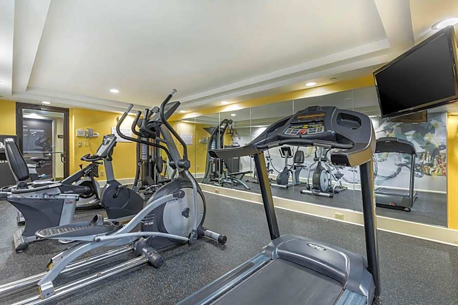 Best Western Plus New Englander