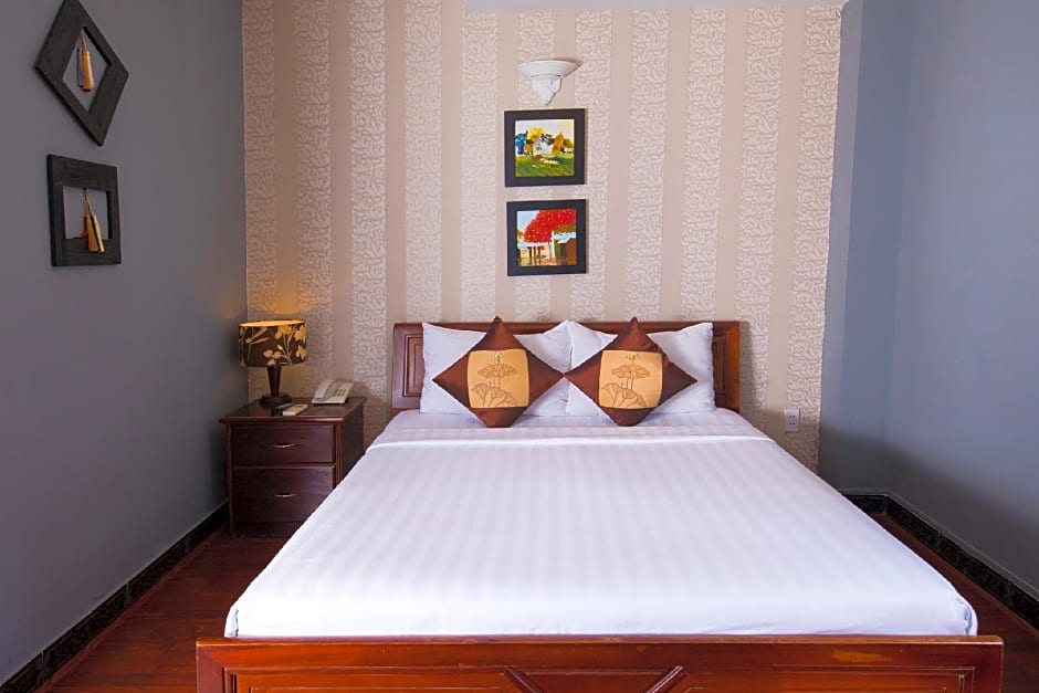 Good Vibes Central Hotel