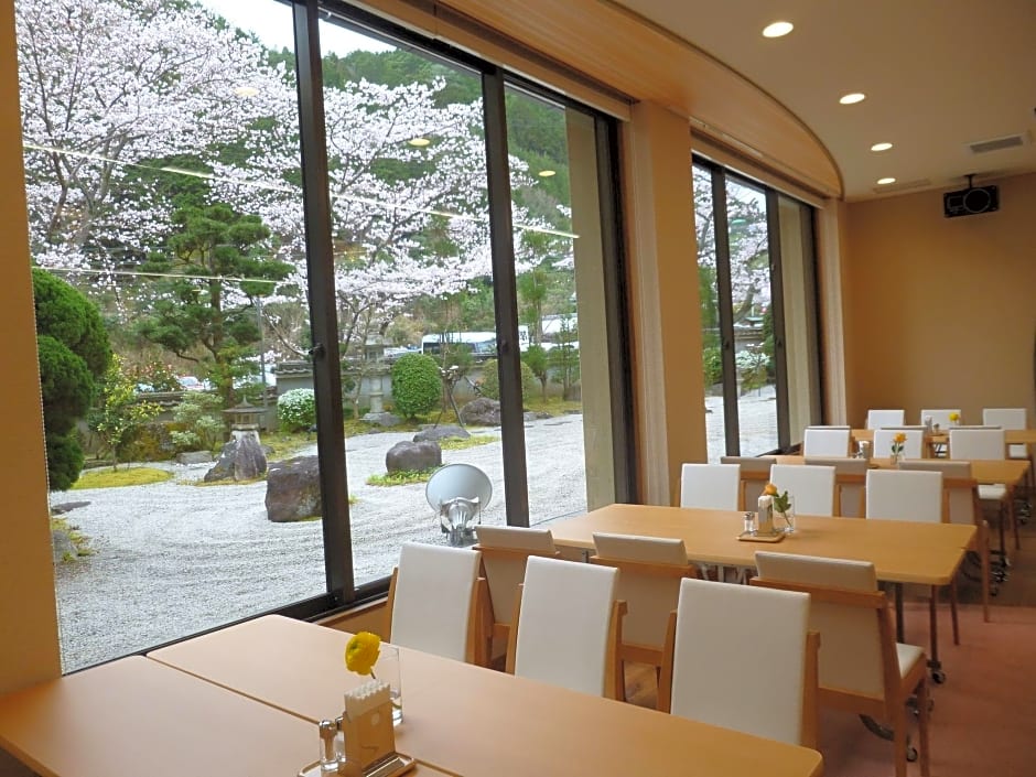 Yunohana Onsen Omotenashinoyado Keizankaku Hotel