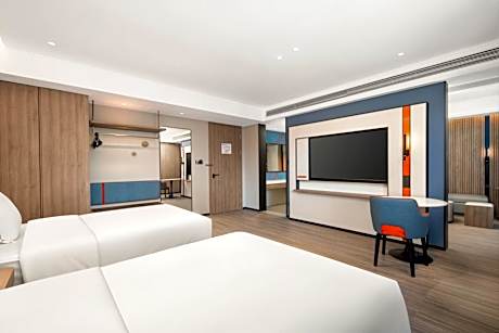 Double Suite with Two Double Beds - Non-Smoking