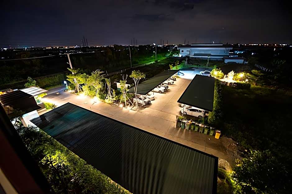 The living Hotel Samutprakan