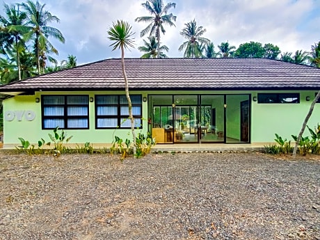 OYO 1605 Puput Resort Batulayar Senggigi