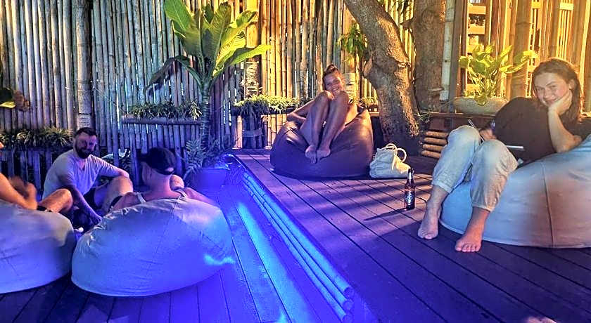 Aha Lanta Cozy Hostel