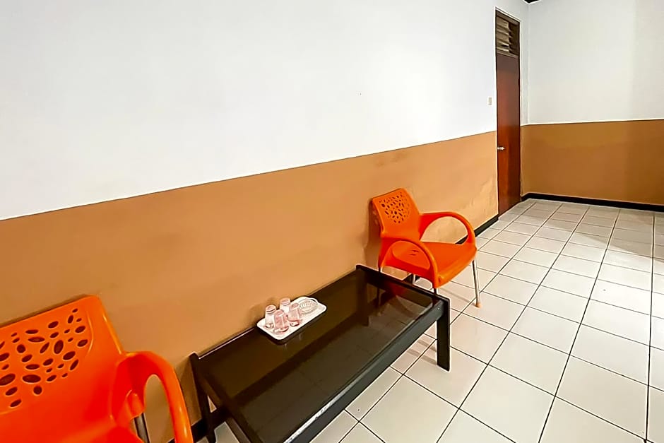 Hotel Shanty Mitra RedDoorz