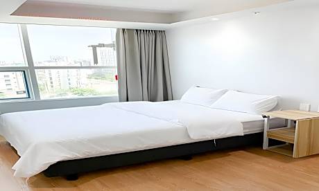 Standard Large Room