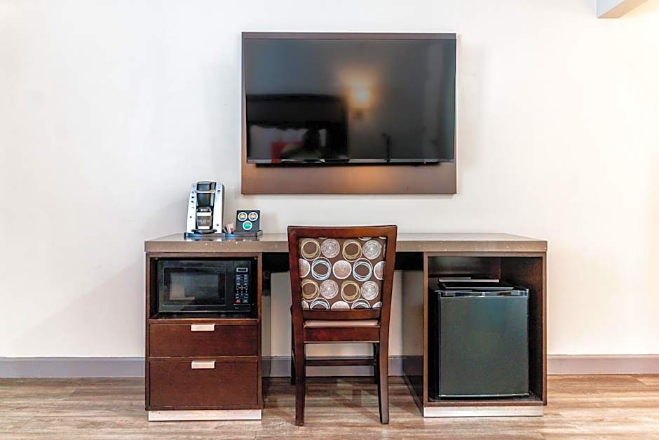 Inn at 50 Long Beach Convention Center