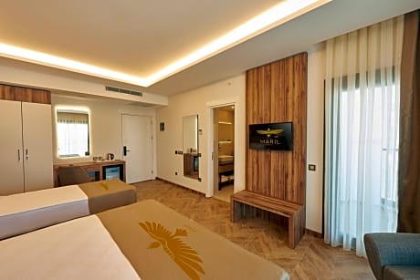 Standard Triple Room with Sea View