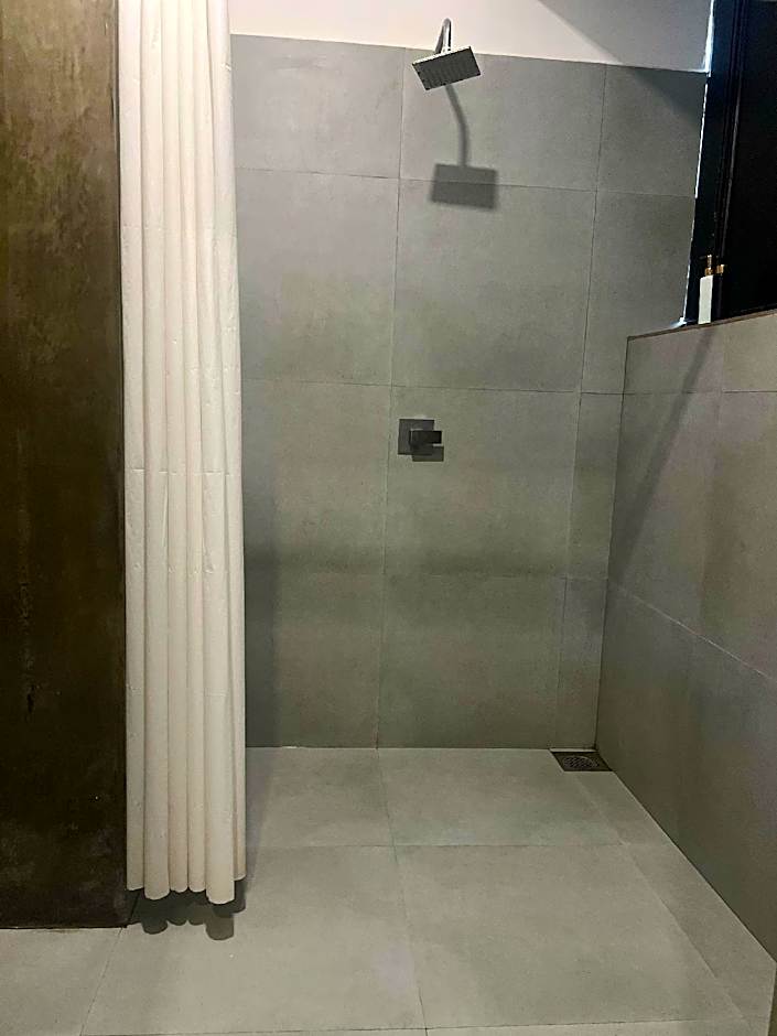 Miracle City Inn Hostel