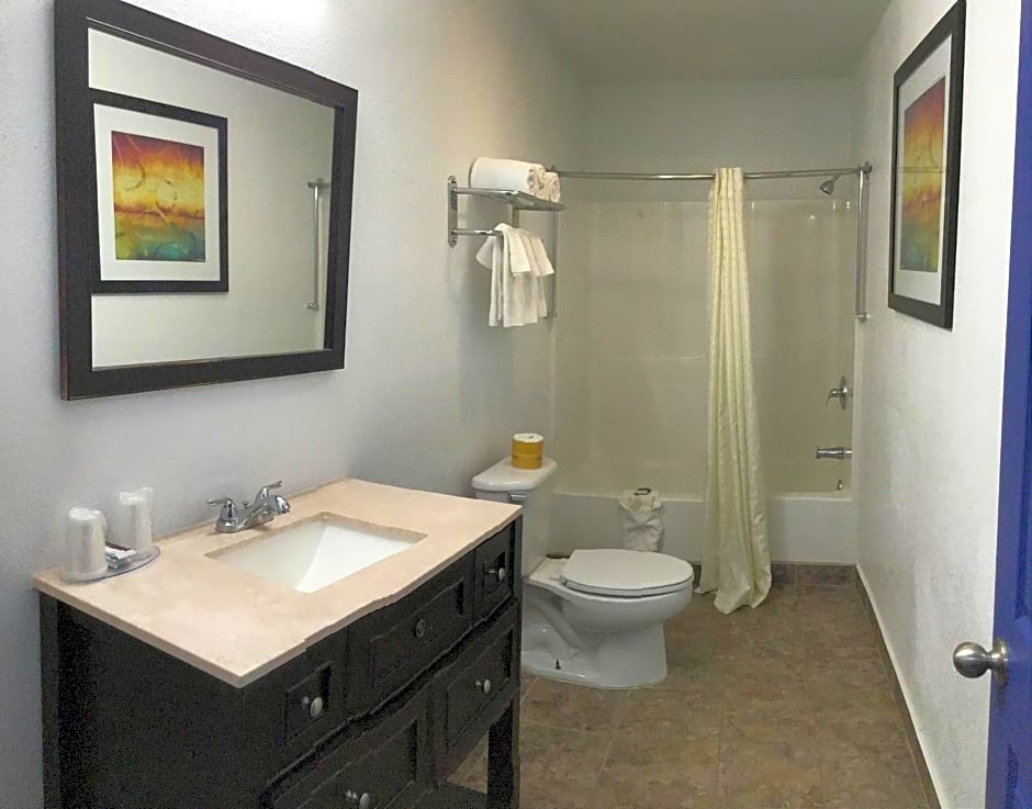 Budget Inn & Suites