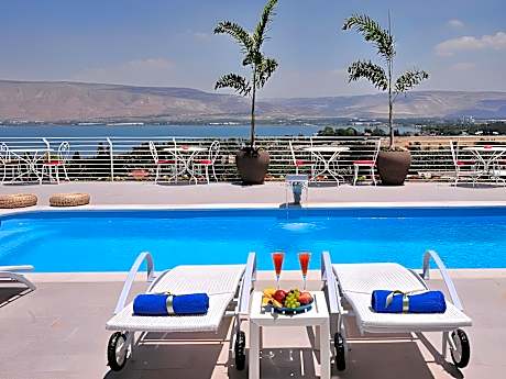 Camila Resort