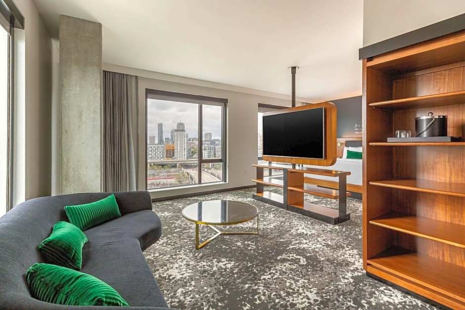Cambria Hotel Boston Downtown-Seaport