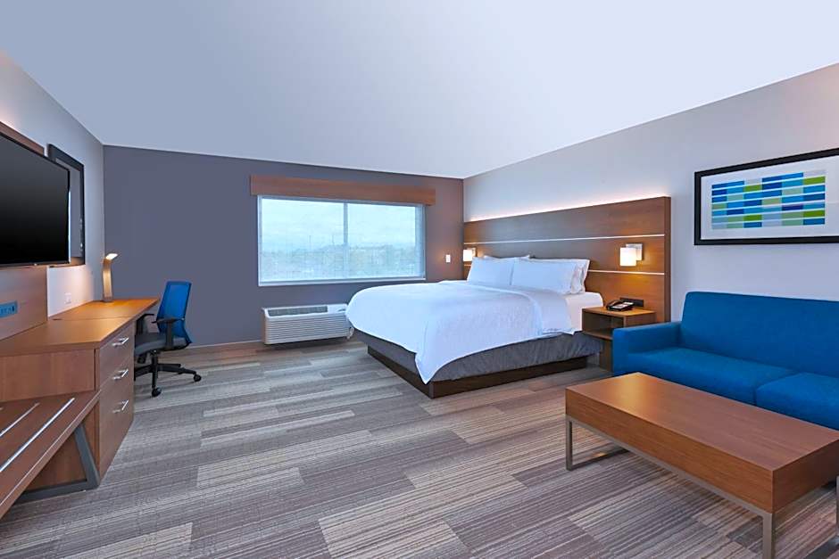 Holiday Inn Express and Suites Eau Claire West I-94 By IHG