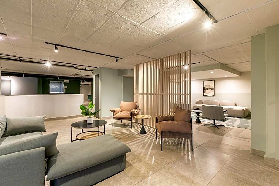 Stylish Stunner in Circa 205