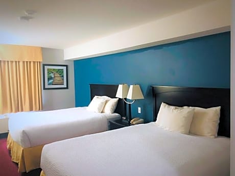 Deluxe Queen Room with Two Queen Beds - Non-Smoking