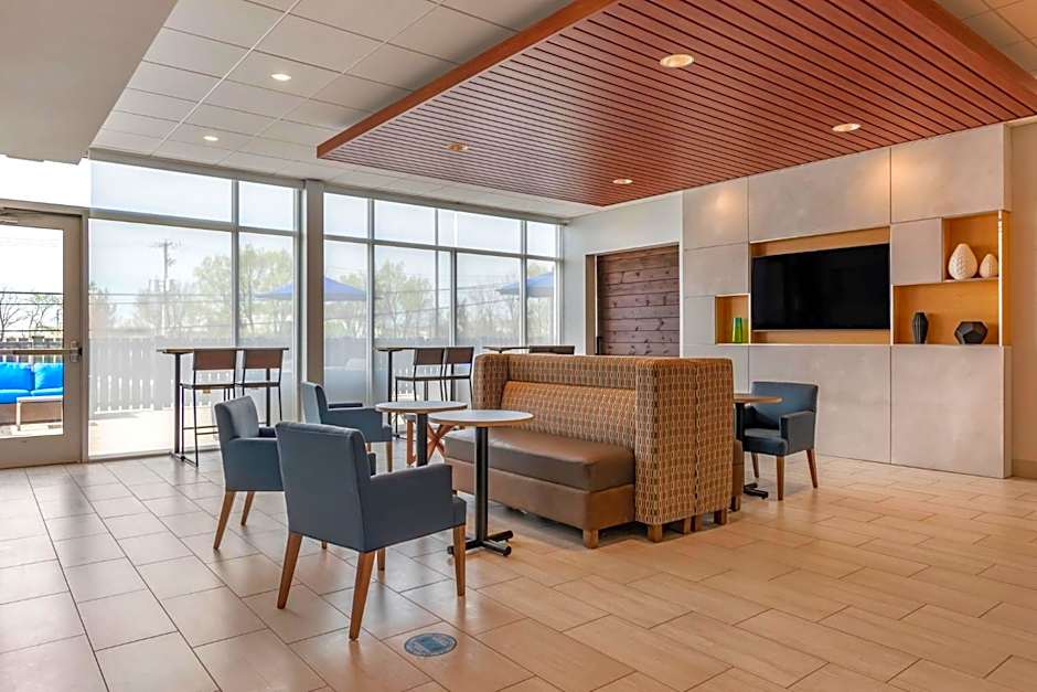 Holiday Inn Express and Suites Lancaster - Mount Joy By IHG