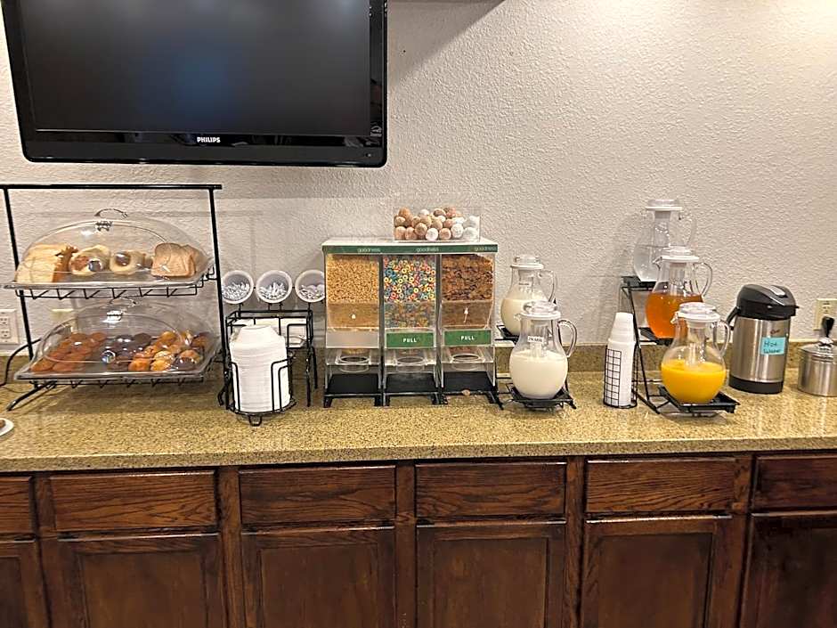 Boarders Inn & Suites by Cobblestone Hotels - Munising