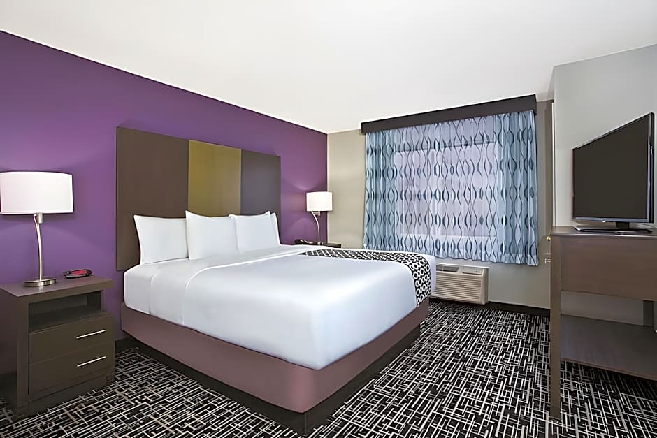 La Quinta Inn & Suites by Wyndham Fairborn Wright-Patterson