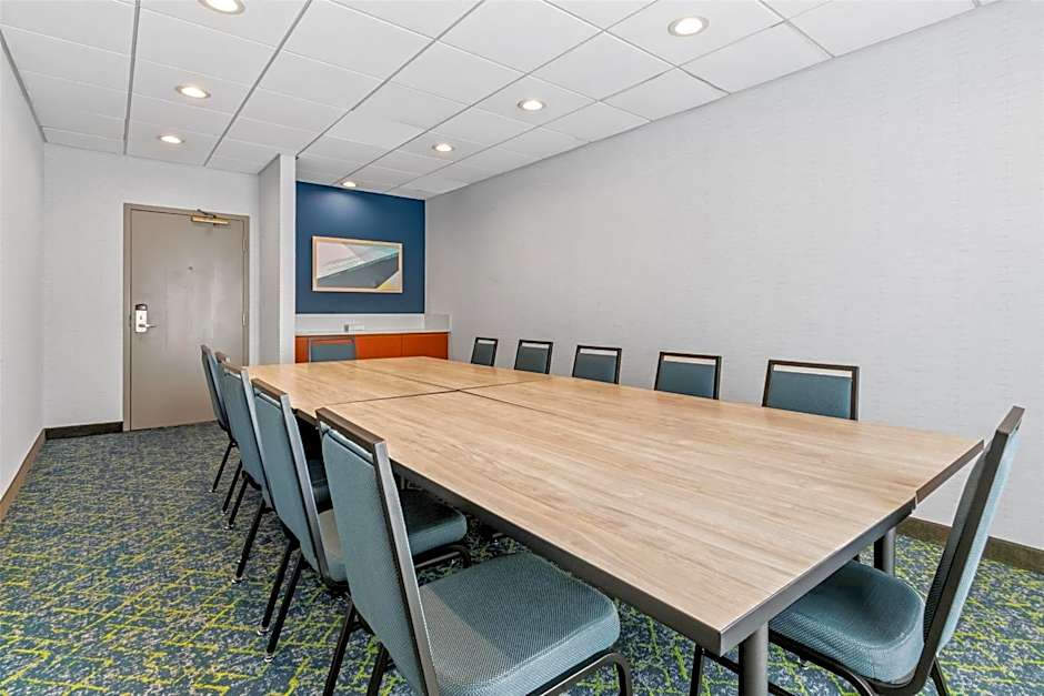 Spark by Hilton Mechanicsburg