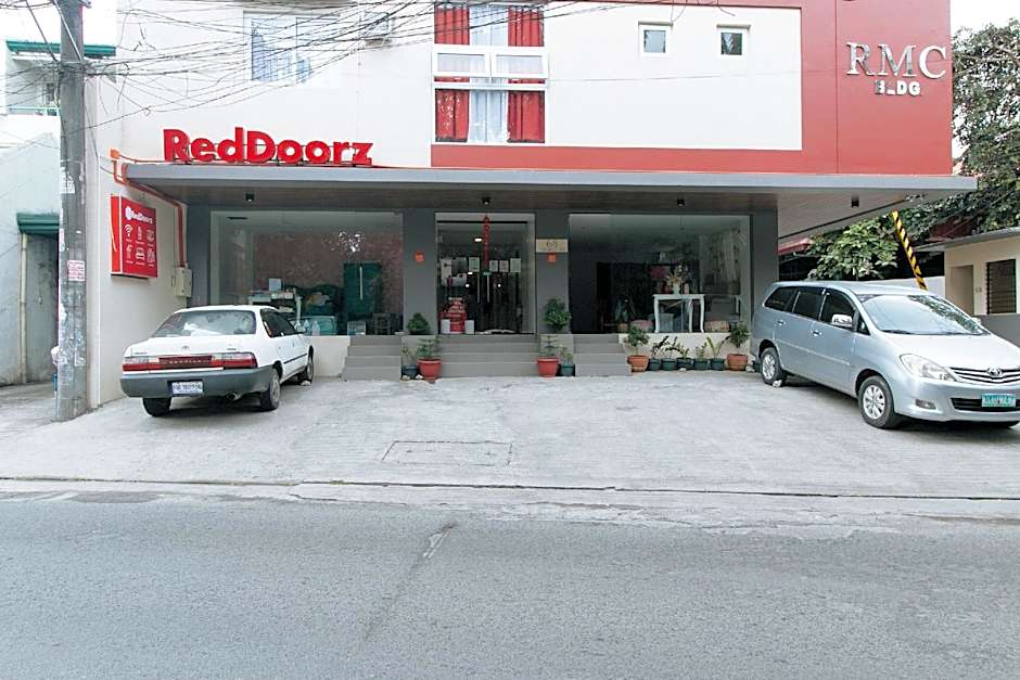 RedDoorz near Fernwoods Garden Quezon City