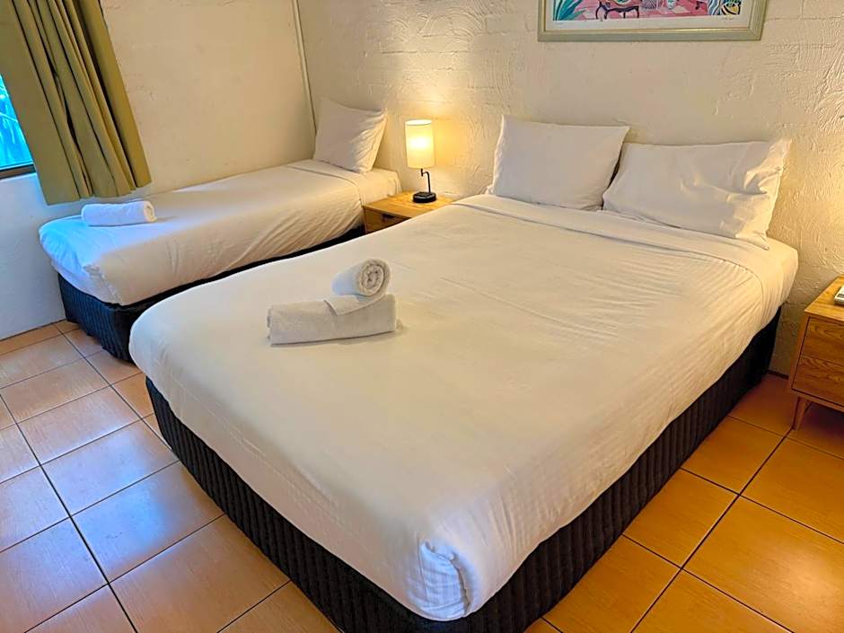 Burleigh Palms Holiday Apartments