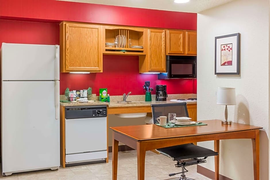 Craigshire Suites St Louis Westport Plaza