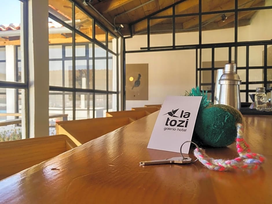 La Tozi Hotel