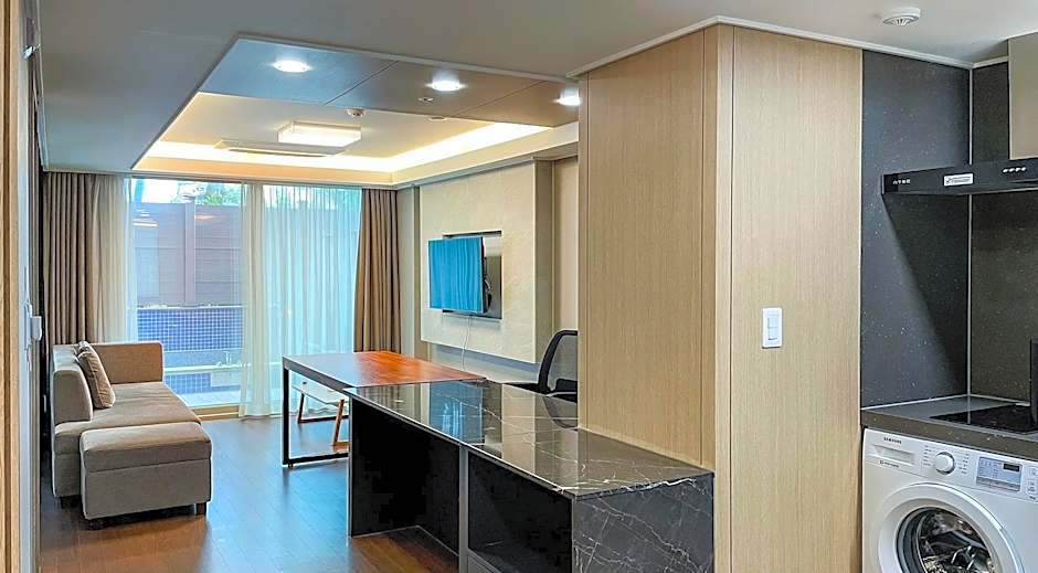 Chungchoho Best Hotel