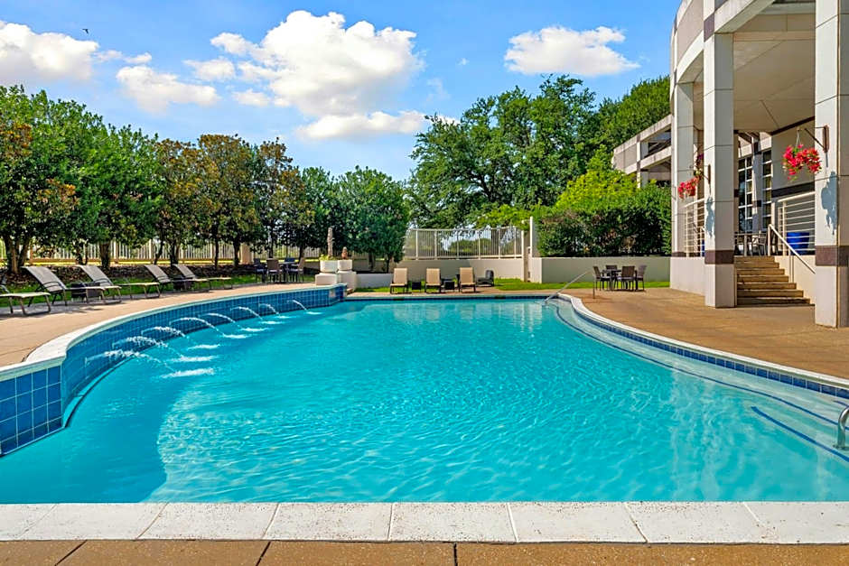 Renaissance Dallas North Hotel