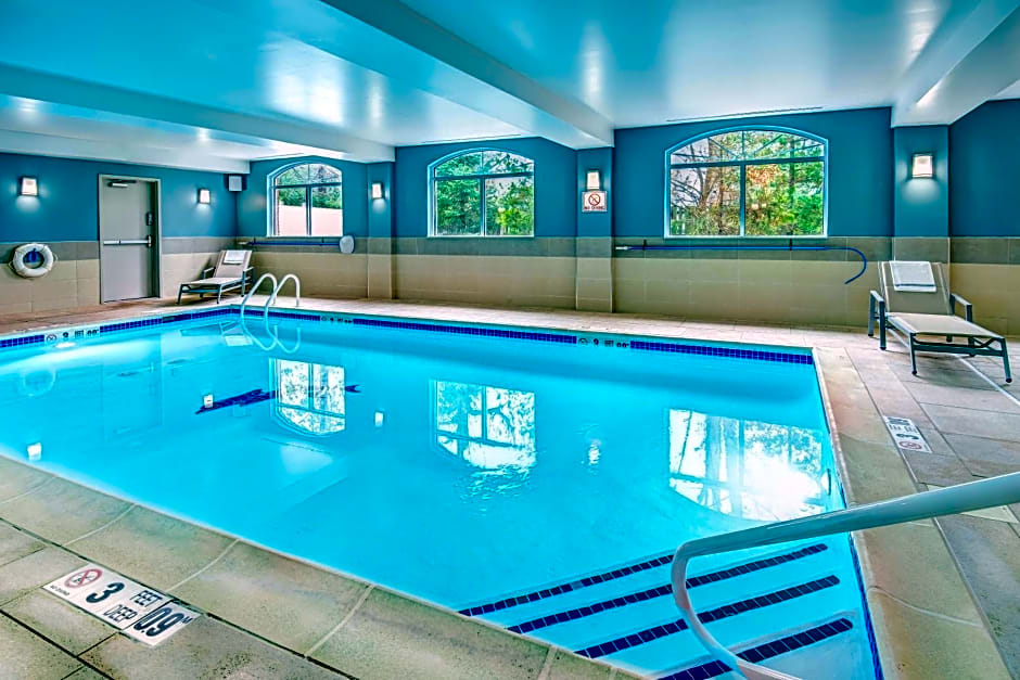 Holiday Inn Express Woodbridge By IHG
