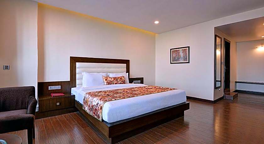 Summit Montana Suites & Spa at Mall