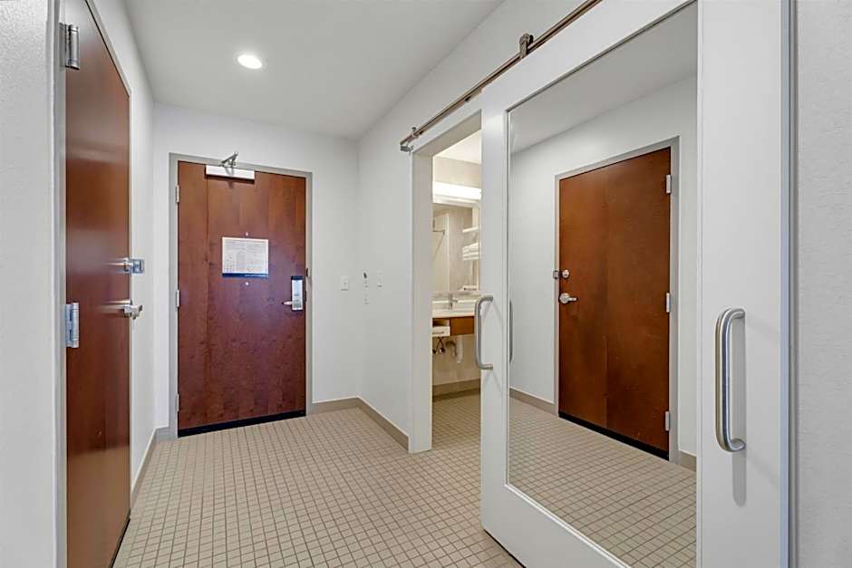 Hampton Inn Detroit/Dearborn