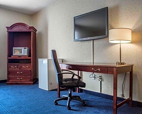 Business Suite - Non-Smoking